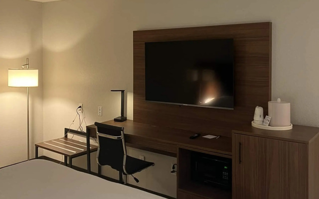 Wingate by Wyndham Dublin Near Claytor Lake State Park