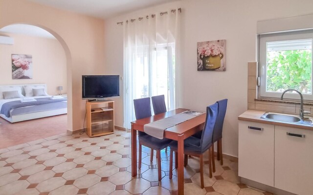 Nice Apartment in Zadar With Wifi