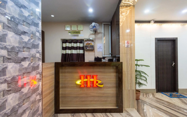 Hotel Holiday Royal by OYO Rooms