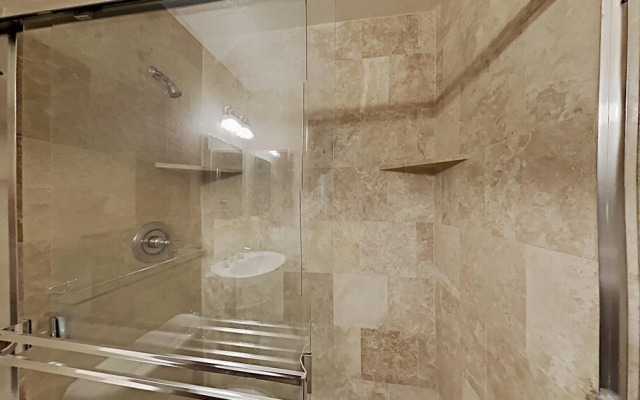 Spacious Condo with Full Kitchen - Steps Away from Summer Hiking and Biking Adventures! by RedAwning