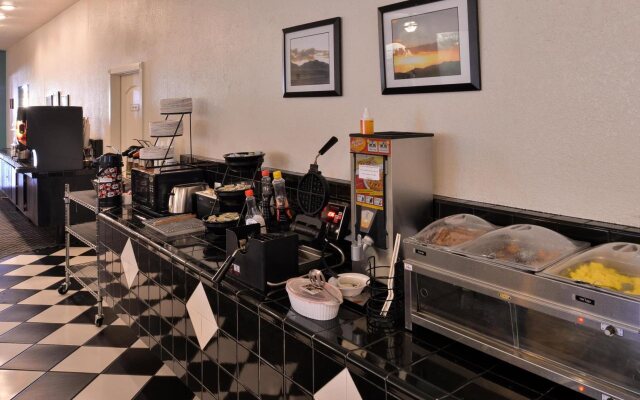 The Classic Desert Aire Hotel