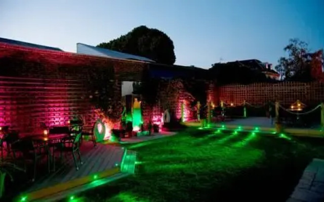 Harrisons Hotel