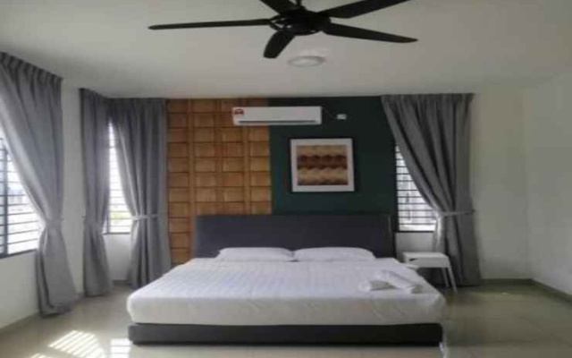 Johor Desaru Beach Bungalow Villas – Guest Rooms – Bandar Penawar