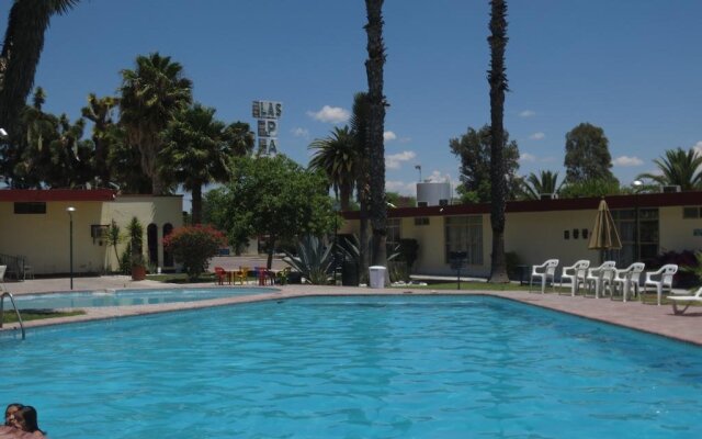 Hotel Las Palmas Midway Inn