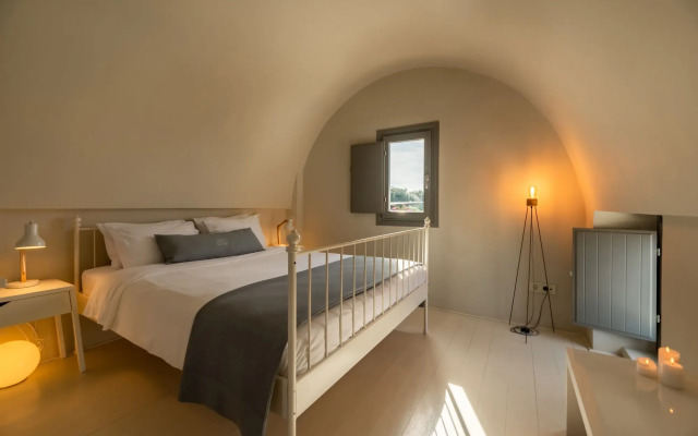 270 Oia's View