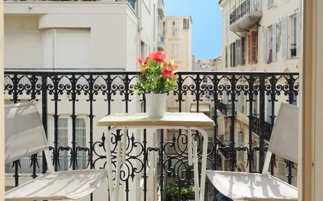 Easy Flat - Five Stars Holiday House