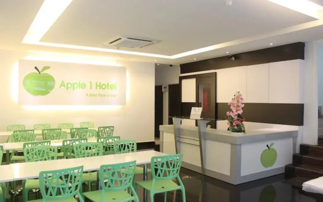 Apple 1 Hotel Gurney