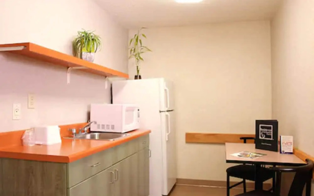 Residence & Conference Centre - Brampton