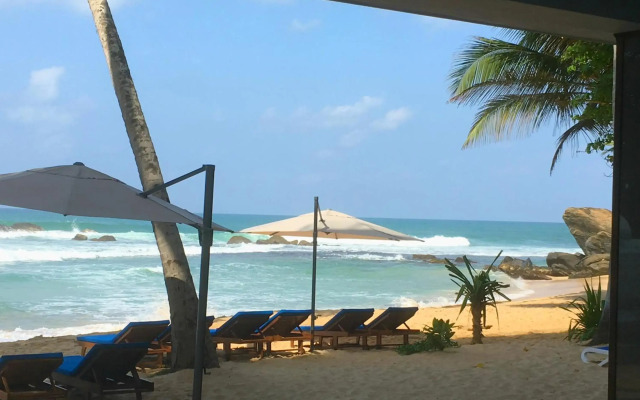Sayura Beach Hotel