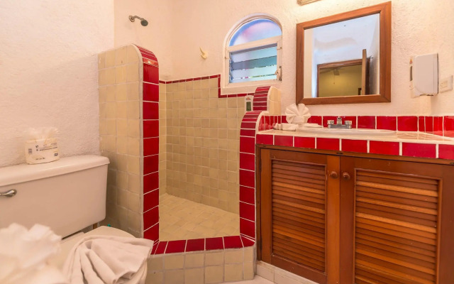 Del Sol Beachfront Hotel and Condos