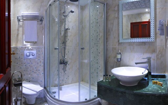 White Garden Hotel