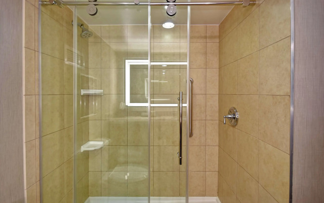 Embassy Suites by Hilton Montgomery Hotel & Conference Ctr