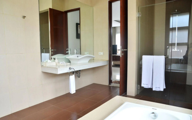 BreezeBlows City View 5BR with Pool + Familly Room