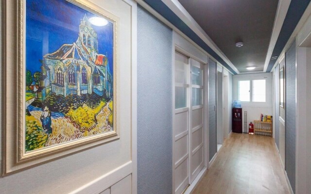 Edel Guesthouse - Hostel