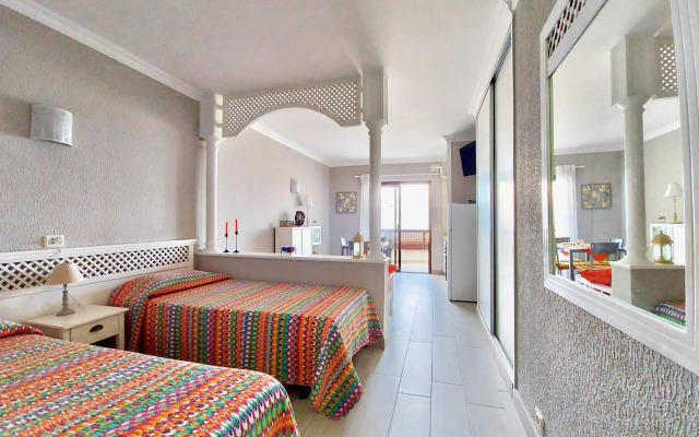 Ocean and Sun Studio Apartment