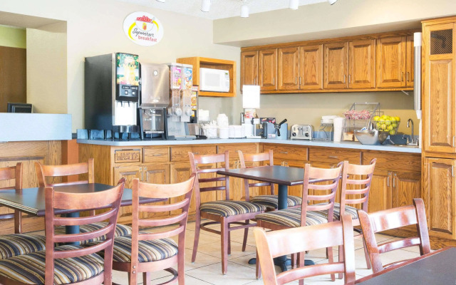 Super 8 By Wyndham Beckley