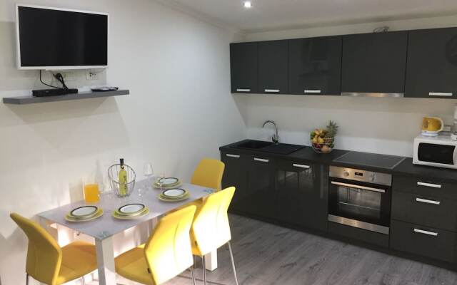 Sunflower-beautiful Modern Apt. w. Terrace&garden