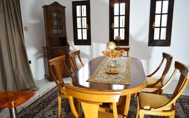 Loft House With View The Town Of Trikala
