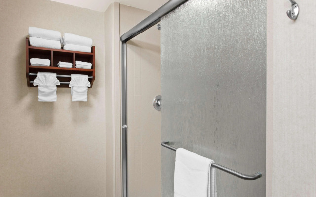 Hampton Inn & Suites Oakland Airport-Alameda