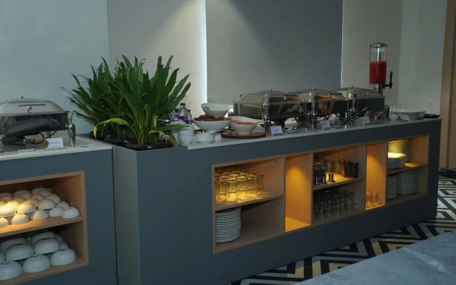 Hotel Kyzen HiTech City- Your Zenly Stay