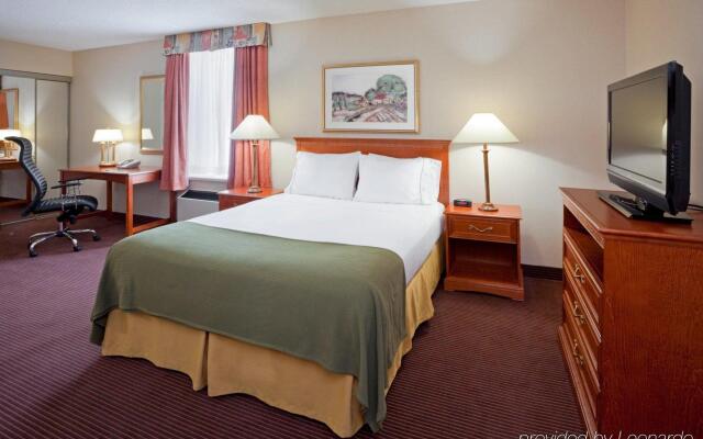 Holiday Inn Express Hotel & Suites Regina, an IHG Hotel