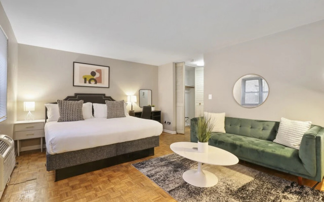 Fully Furnished Studio Apt in Lakeview