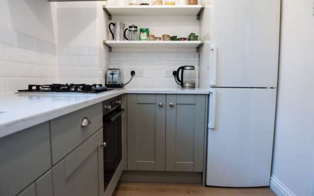 Bright Two Bedroom Ground Floor Apartment