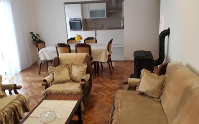 Apartments Valiza III i Apartments Valiza IV