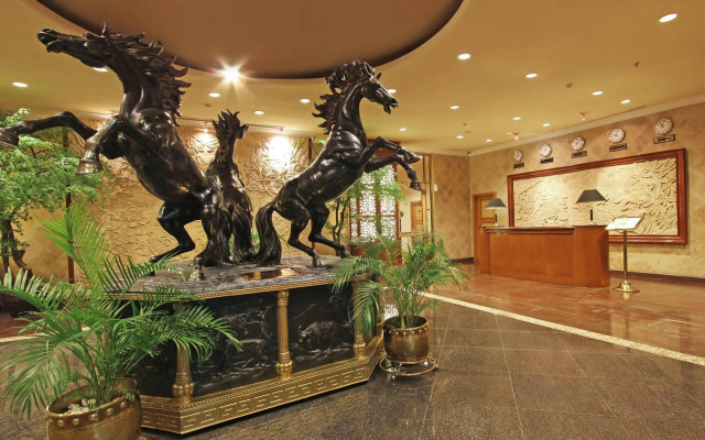 Harmoni Suites Hotel