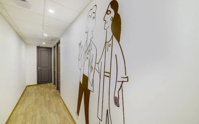 OYO Townhouse 101 Golf Course Road