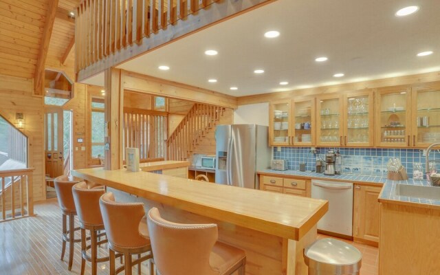 Huckleberry Mountain Lodge