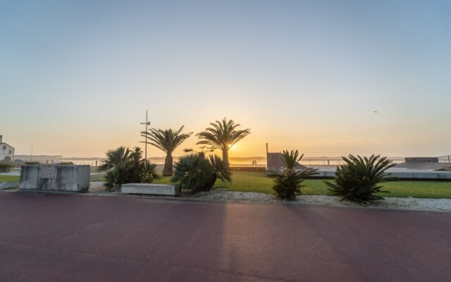 Vasco da Gama near the Beach and Municipal Pool