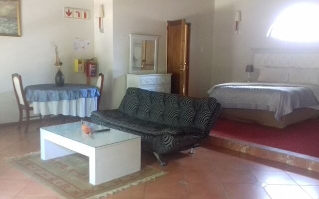 Beverley Hills Lodge