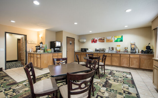 Quality Inn & Suites Downtown