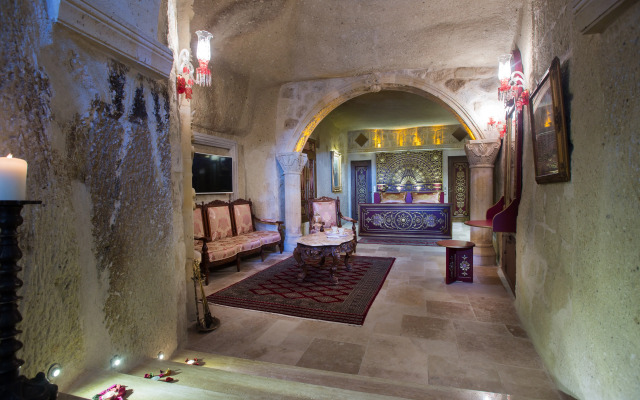 Elika Cave Suites & Spa