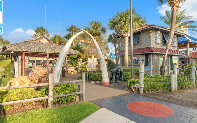 Seafoam Beautiful 3BR Home With Heated Private Pool - 4 Min Walk to Beach!