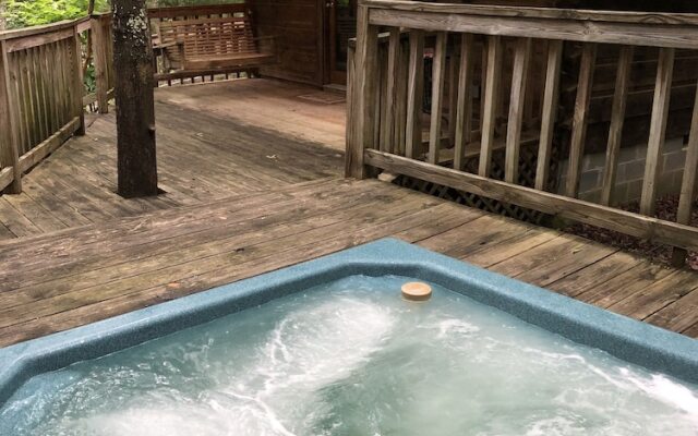 Gatlinburg Mountain Magic Hot Tub Cabins