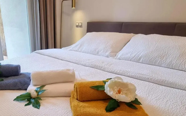 Amazing flat with garden, Vinohrady near center