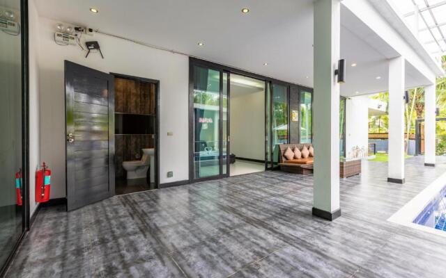 4 Bedroom Modern Pool Villa! (BL10)