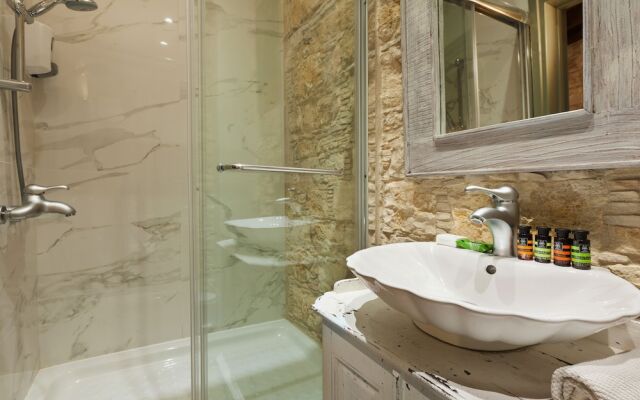 Oinoessa Traditional Boutique Houses