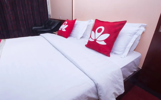 ZEN Rooms Surasak 1