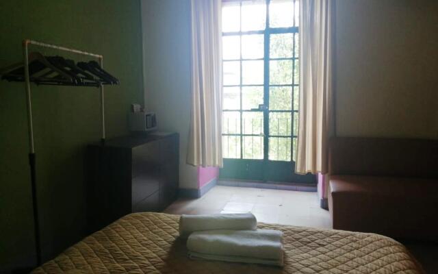 Hostal Amigo Suites