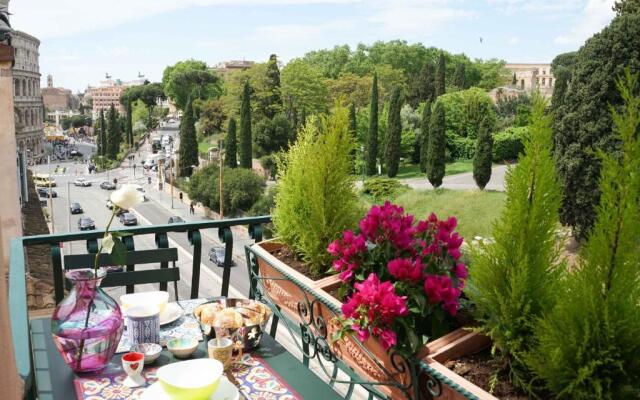 Rental in Rome Colosseo View Luxury
