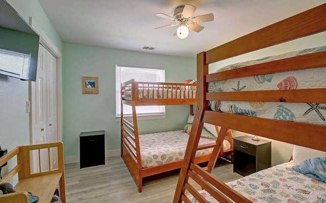 Spacious & Pet Friendly + Game Room Sleeps 10
