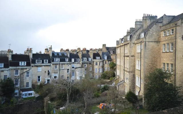 Central Cosy Flat In Great Location