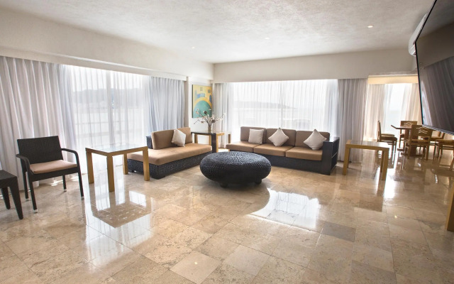 HS HOTSSON Hotel Acapulco
