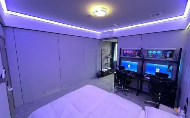 Wayne E-sports Hotel