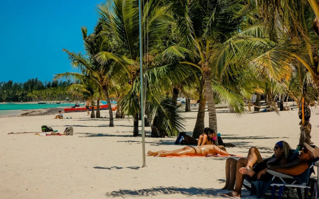 White Sands Beach