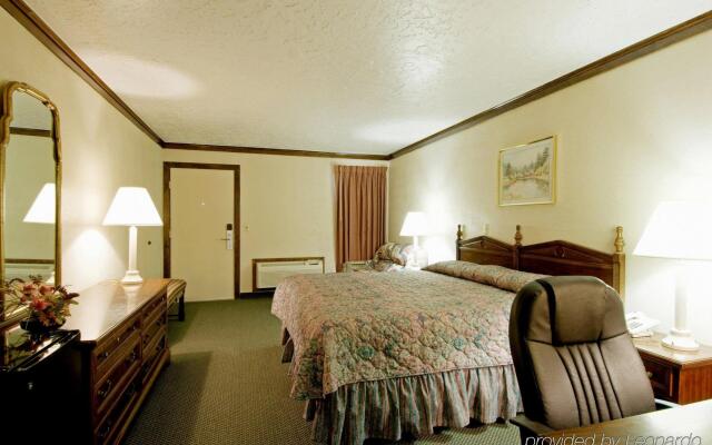 Econo Lodge Inn & Suites