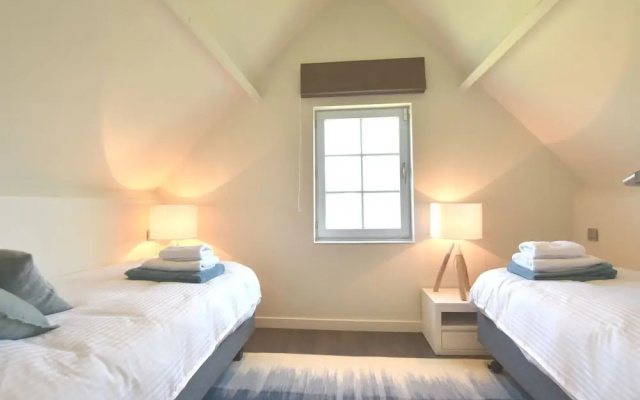 Luxury Villa in Sint-Idesbald with Hot Tub